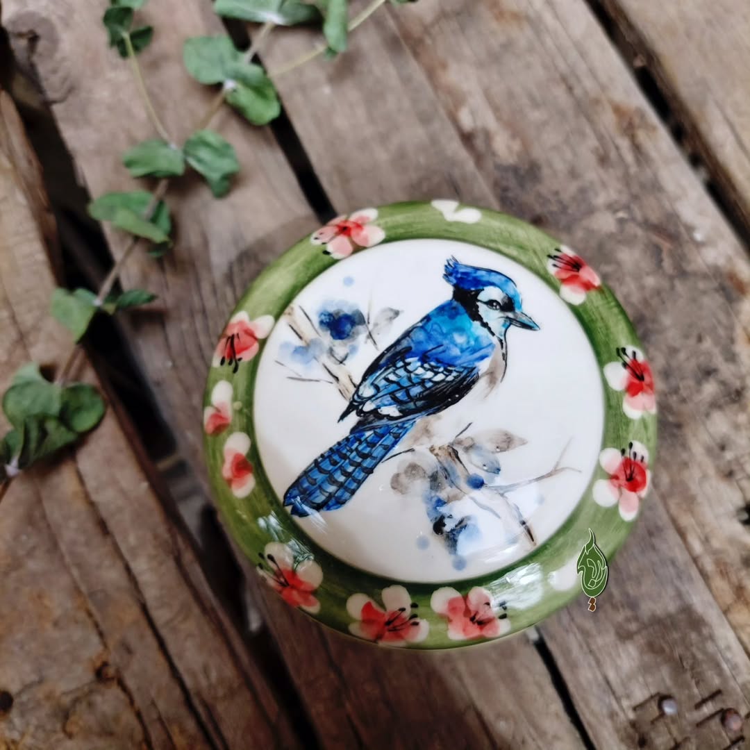 ظرف سرامیکی دردار طرح شکوفه و پرنده آبی آردیج